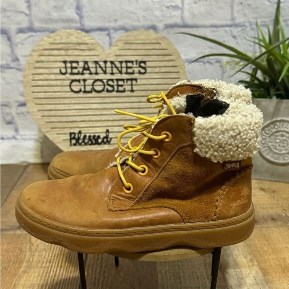 Camper Kids
Kiddo faux-shearling lined boots - Picture 6 of 14